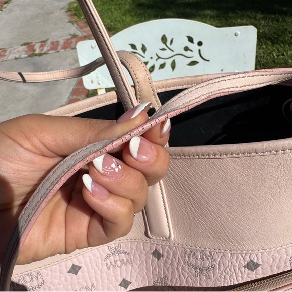 MCM Visetos Aren Medium Shopper Tote set with pouch powder light pink - Picture 9 of 11